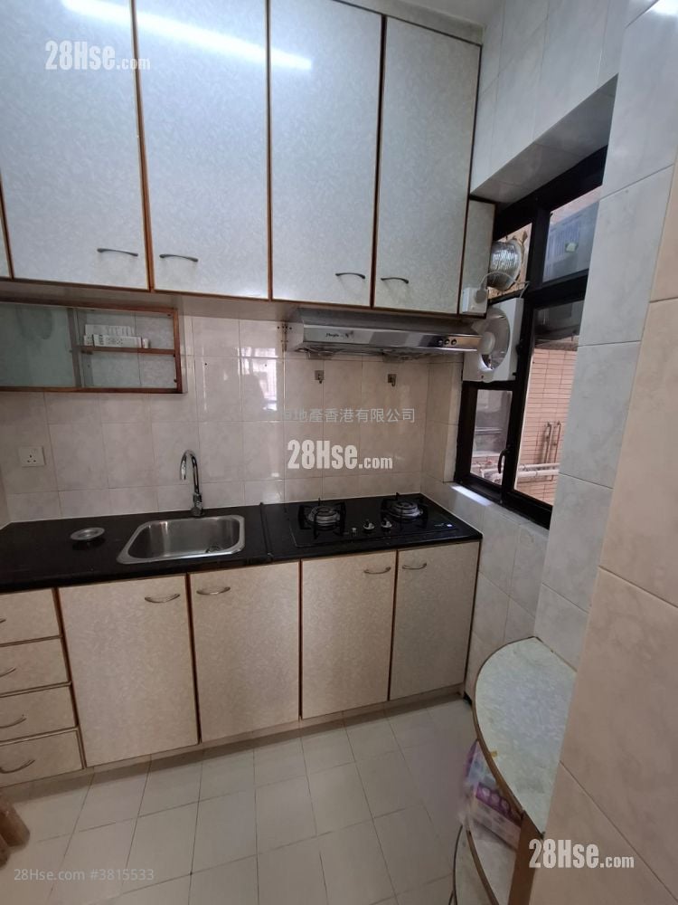 Roca Centre Rental 3 Bedrooms , 1 Bathroom