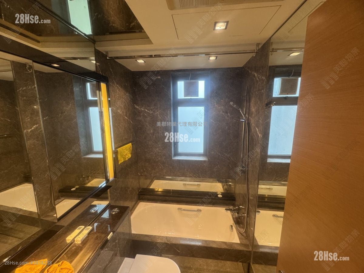 浴室: 天晋 售盘 3 房 709 平方尺