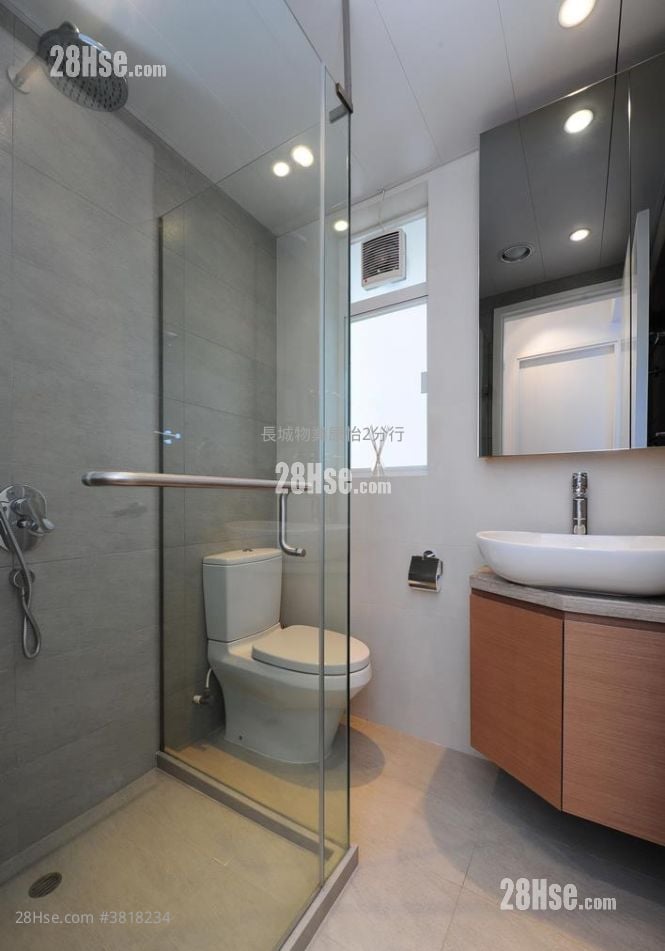 The Orchards Sell 2 Bedrooms , 2 Bathrooms 752 ft²