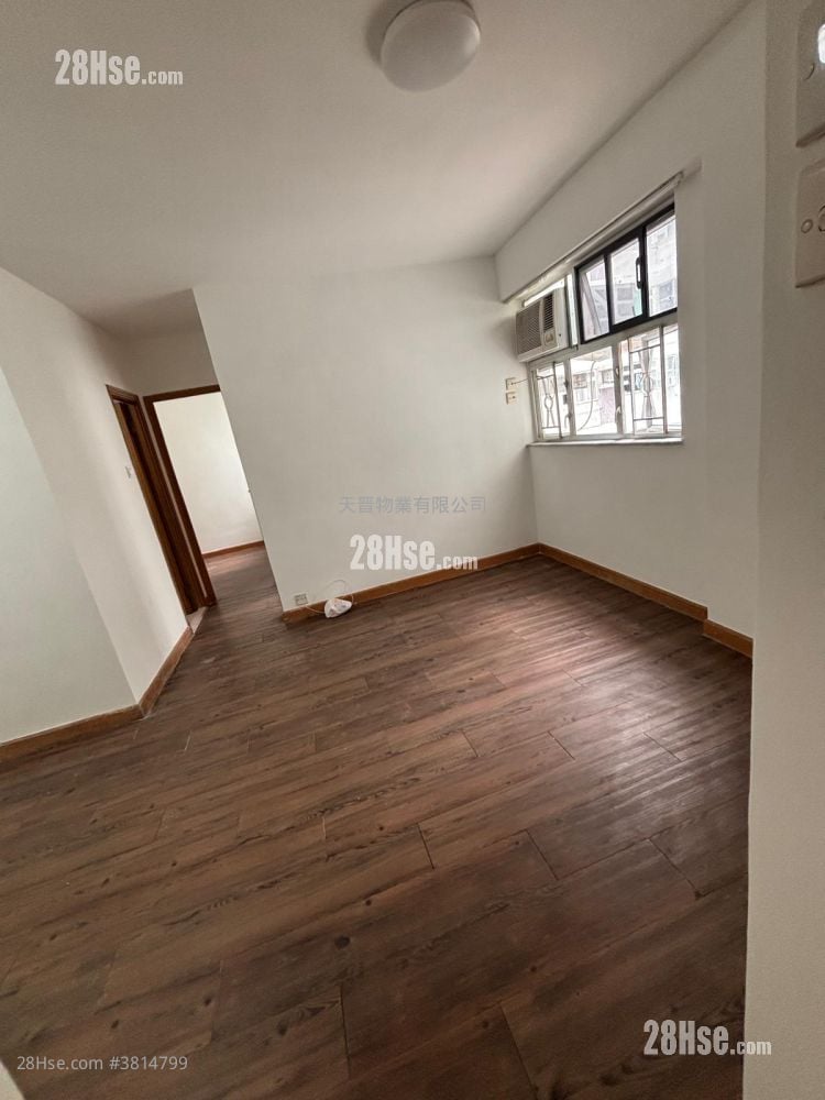 Wyler Gardens Sell 2 Bedrooms , 1 Bathroom 419 ft²