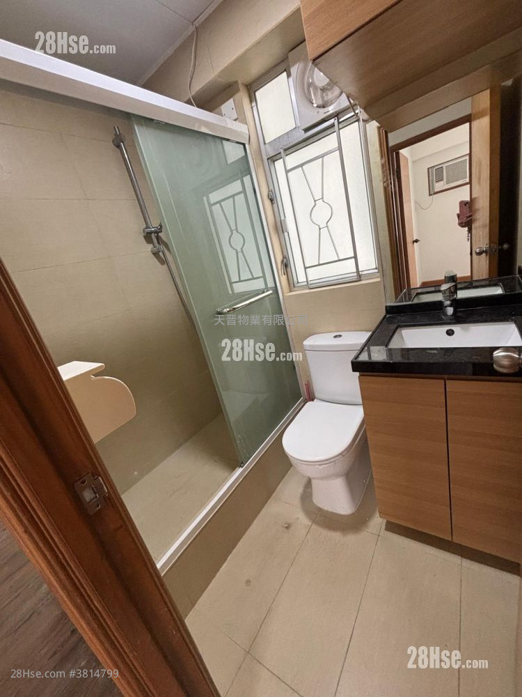 Wyler Gardens Sell 2 Bedrooms , 1 Bathroom 419 ft²