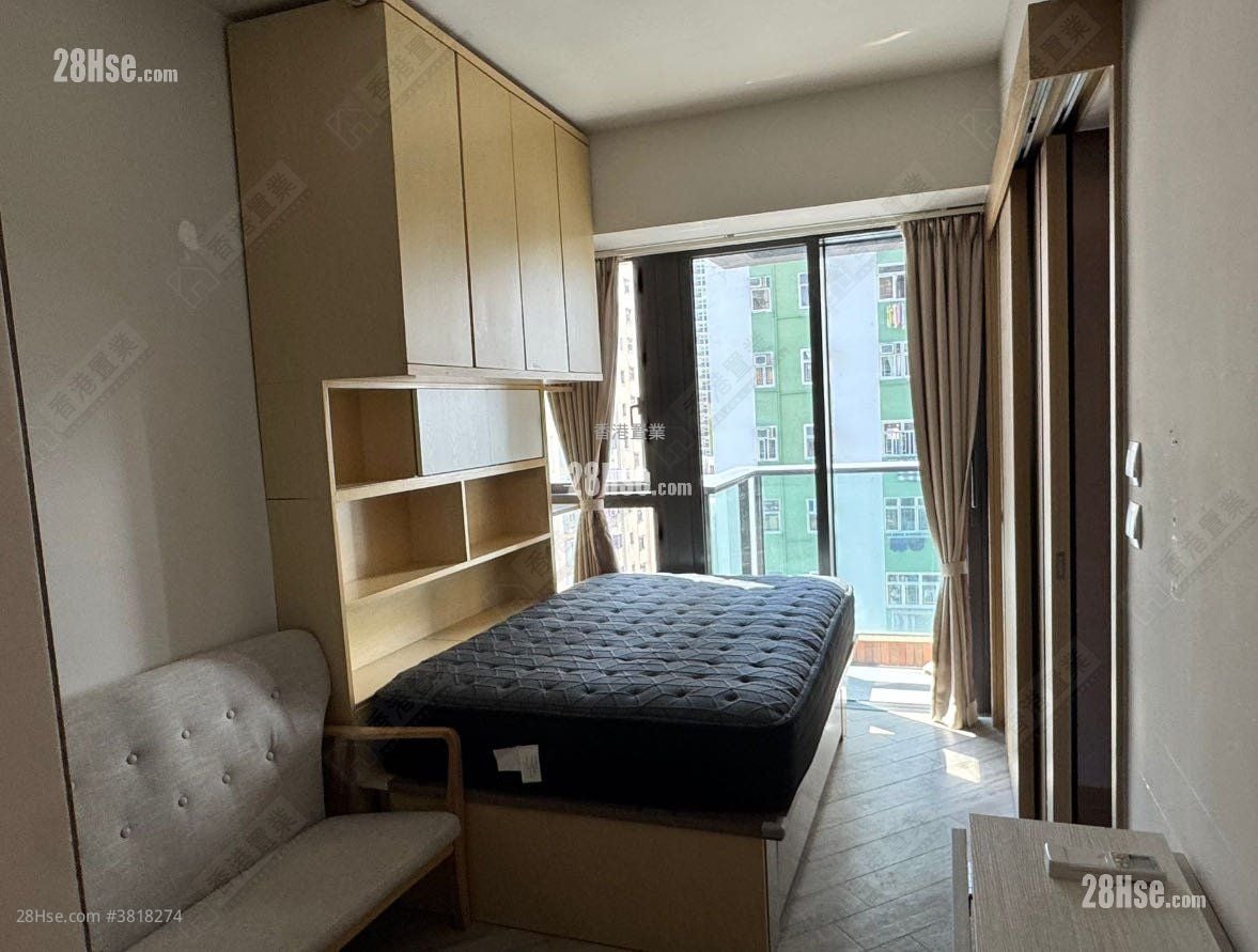 South Walk Aura Sell 1 Bathroom 194 ft²