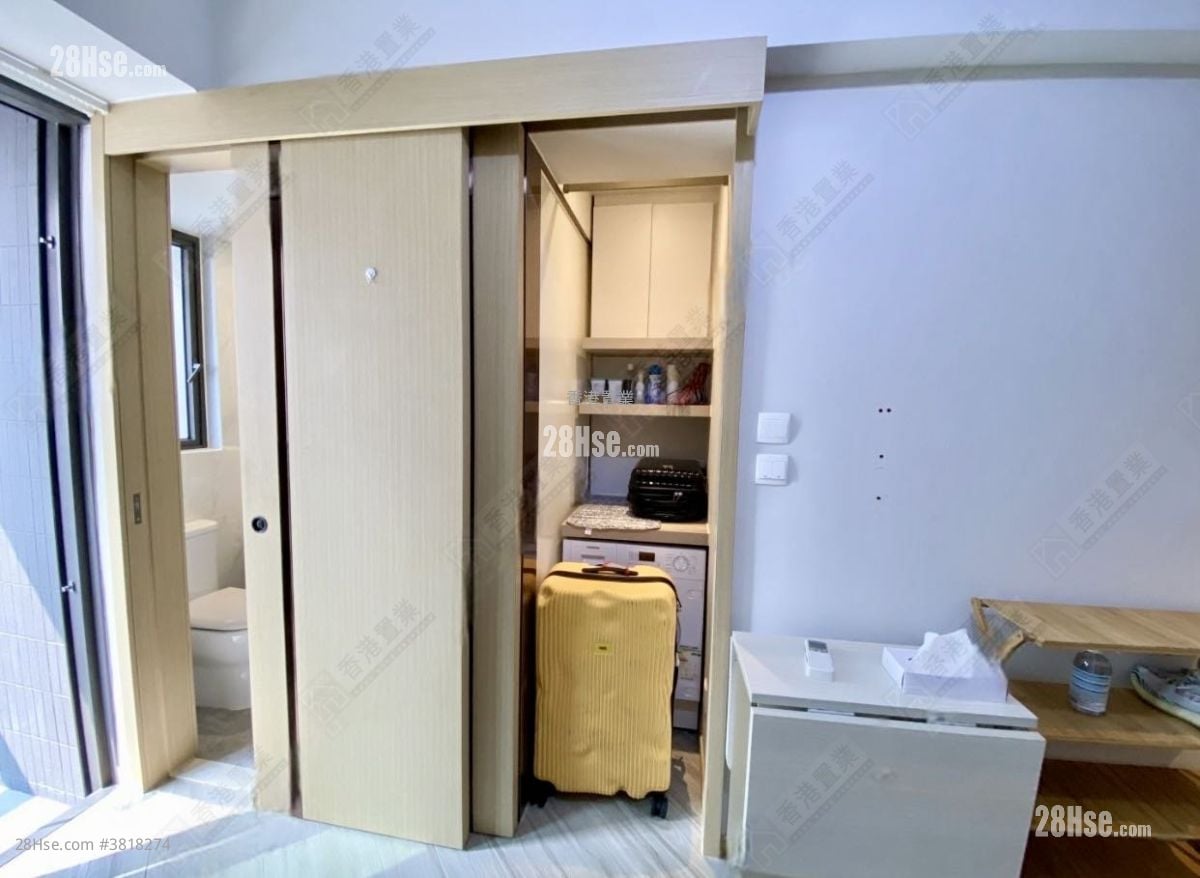 South Walk Aura Sell 1 Bathroom 194 ft²