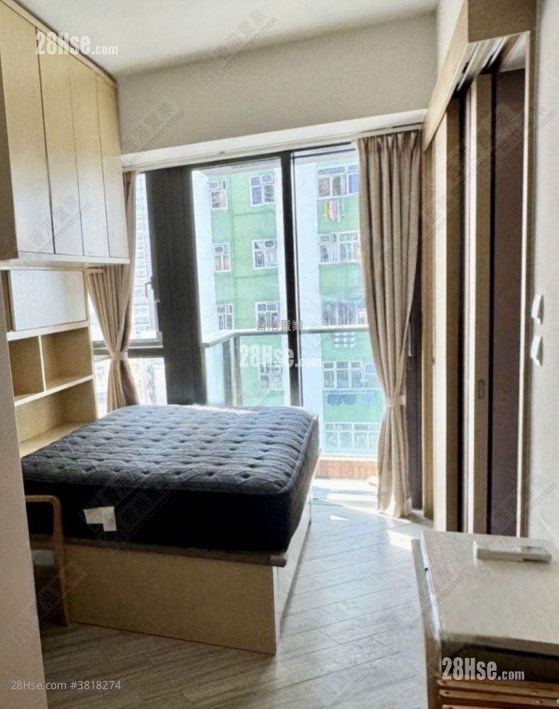 South Walk Aura Sell 1 Bathroom 194 ft²