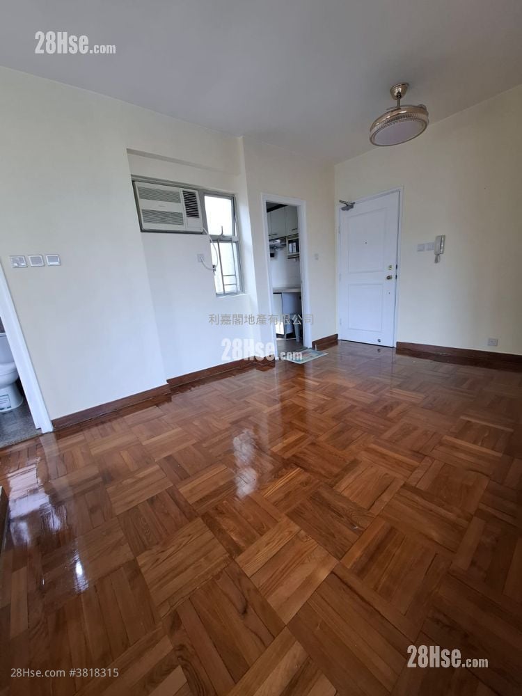 厅: 花都广场 租盘 2 房 , 1 浴室 370 平方尺