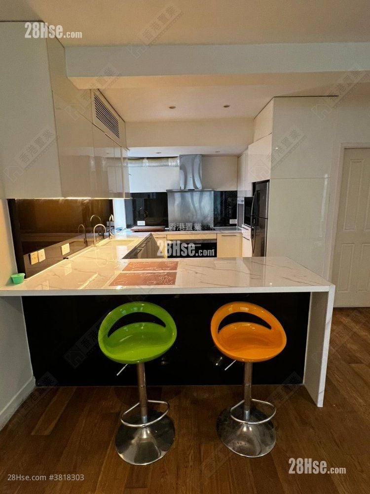 Peace Court Sell 3 Bedrooms 1,370 ft²