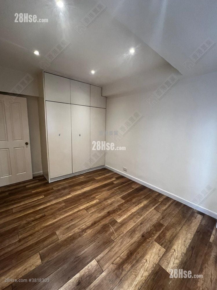 Peace Court Sell 3 Bedrooms 1,370 ft²