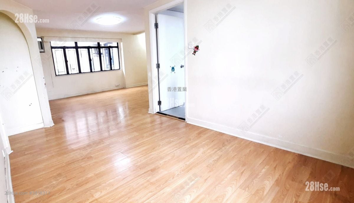 Wing Cheung Court Sell 3 Bedrooms , 2 Bathrooms 1,116 ft²