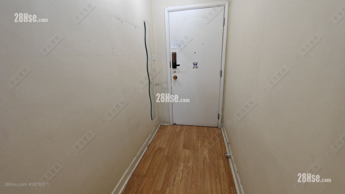 Wing Cheung Court Sell 3 Bedrooms , 2 Bathrooms 1,116 ft²