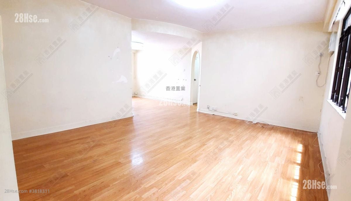 Wing Cheung Court Sell 3 Bedrooms , 2 Bathrooms 1,116 ft²
