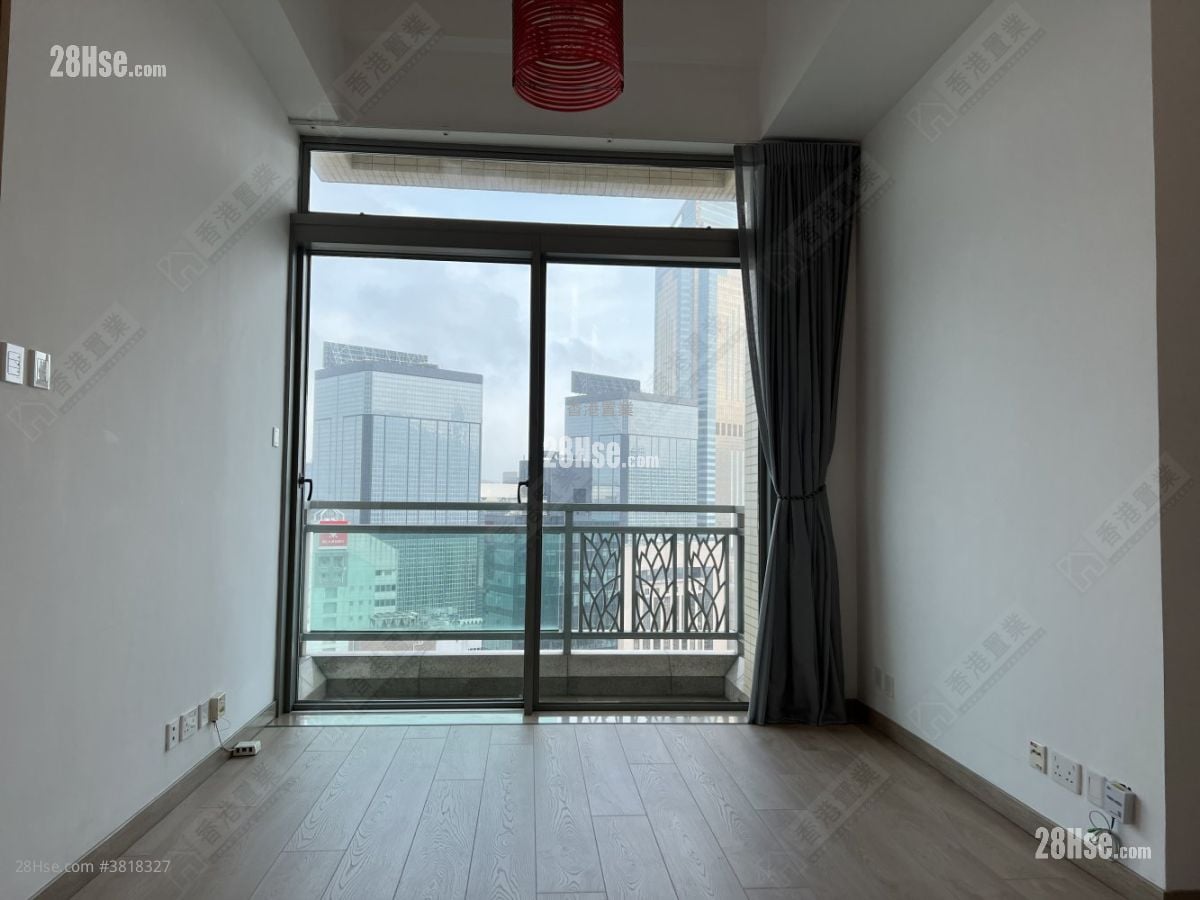 York Place Sell 3 Bedrooms , 2 Bathrooms 777 ft²