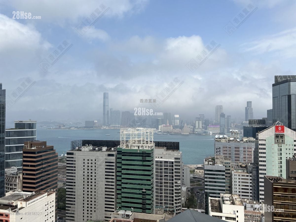 York Place Sell 3 Bedrooms , 2 Bathrooms 777 ft²