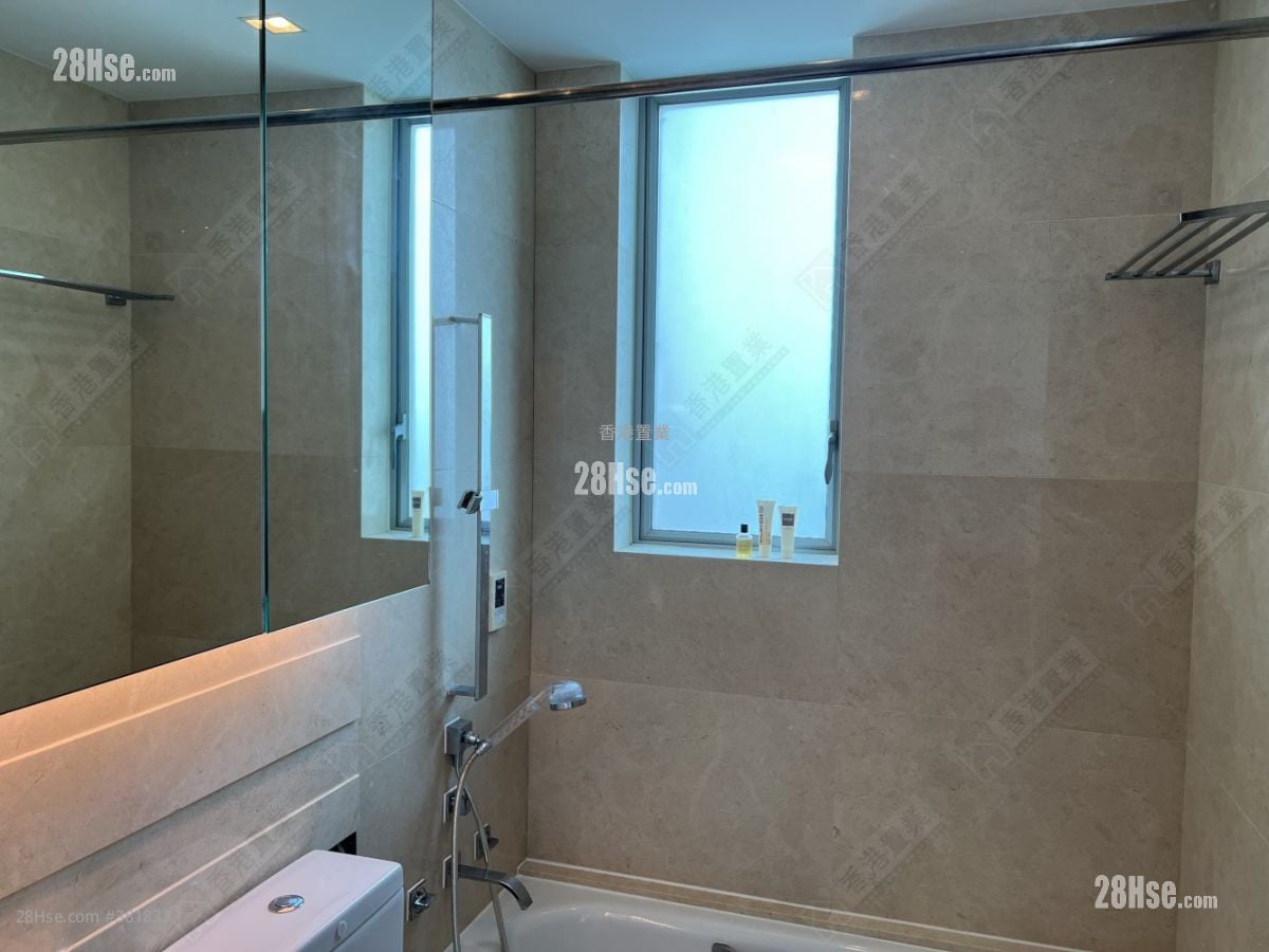 York Place Sell 3 Bedrooms , 2 Bathrooms 777 ft²