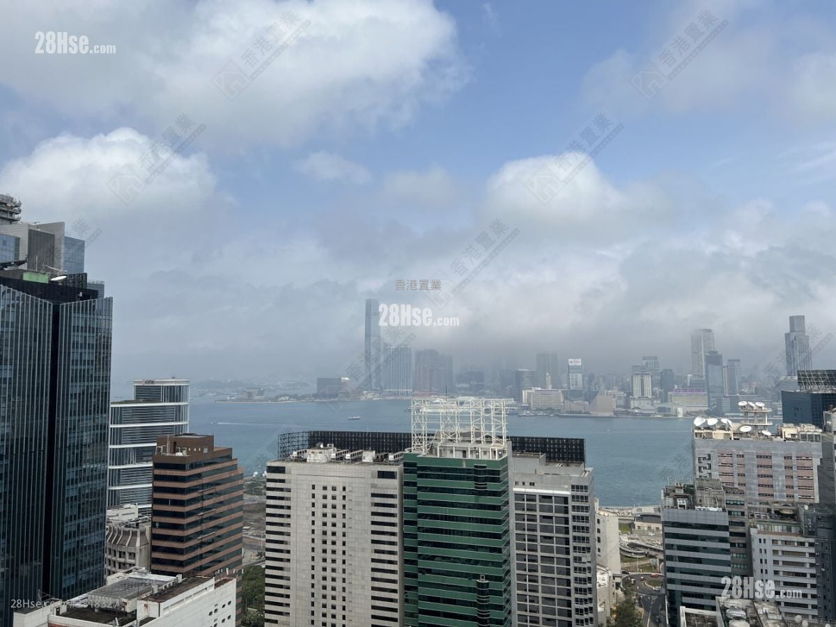 York Place Sell 3 Bedrooms , 2 Bathrooms 777 ft²