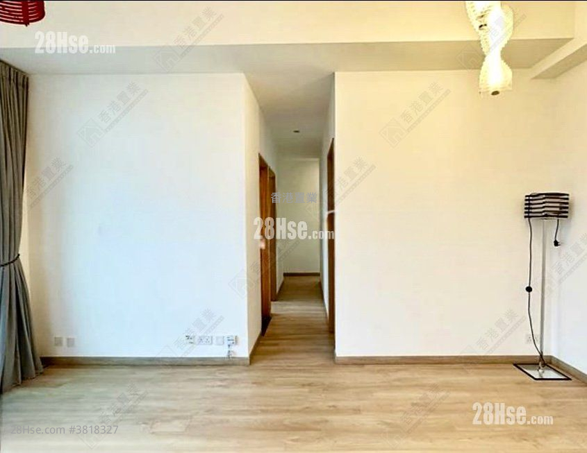 York Place Sell 3 Bedrooms , 2 Bathrooms 777 ft²