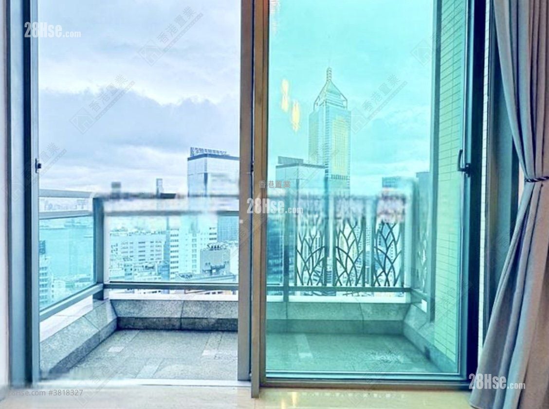 York Place Sell 3 Bedrooms , 2 Bathrooms 777 ft²