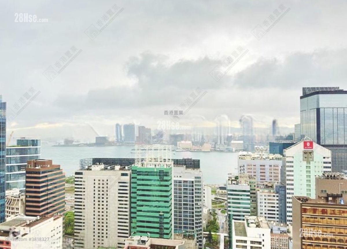 York Place Sell 3 Bedrooms , 2 Bathrooms 777 ft²