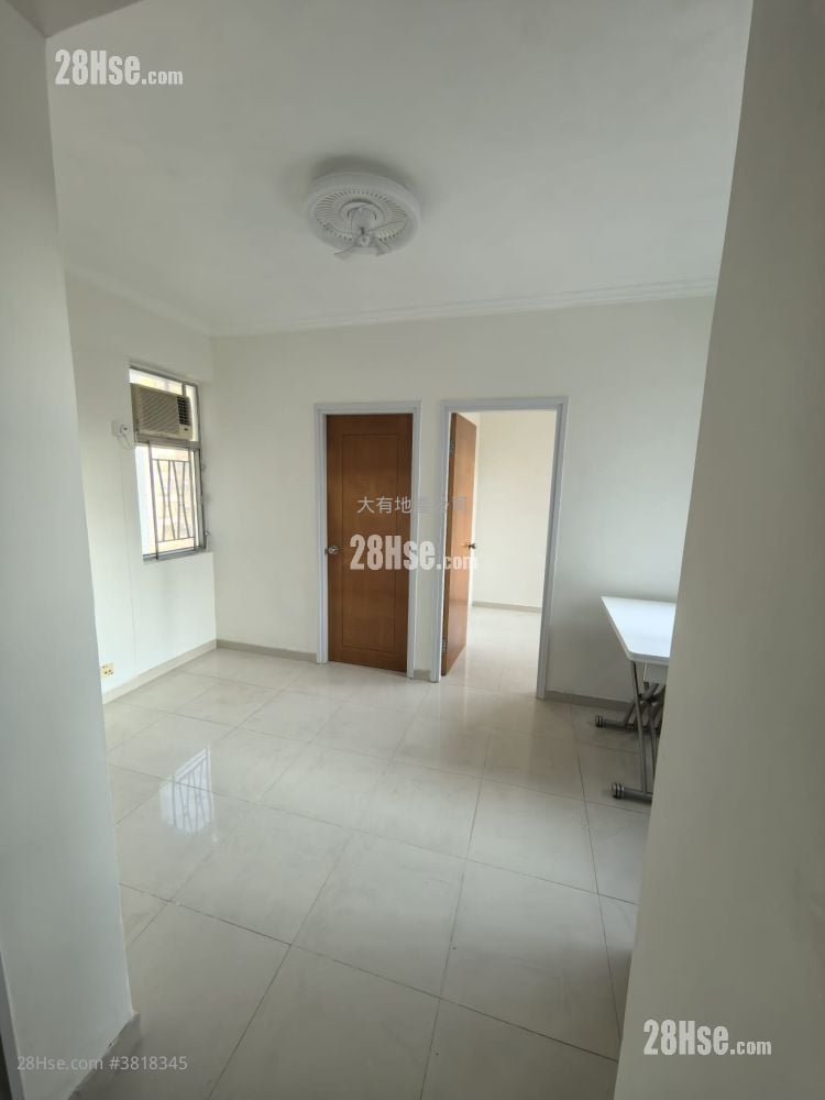 厅: 玉龙楼 售盘 2 房 , 1 浴室 300 平方尺