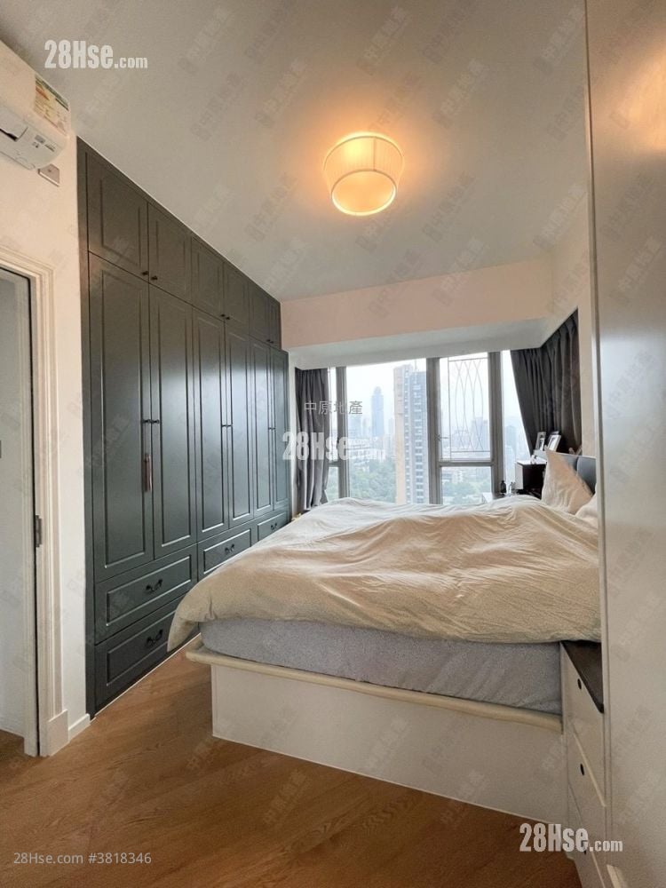 Parc Palais Rental 829 ft²