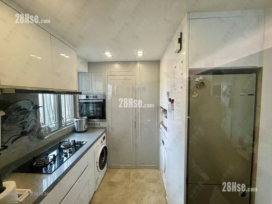 Parc Palais Rental 829 ft²