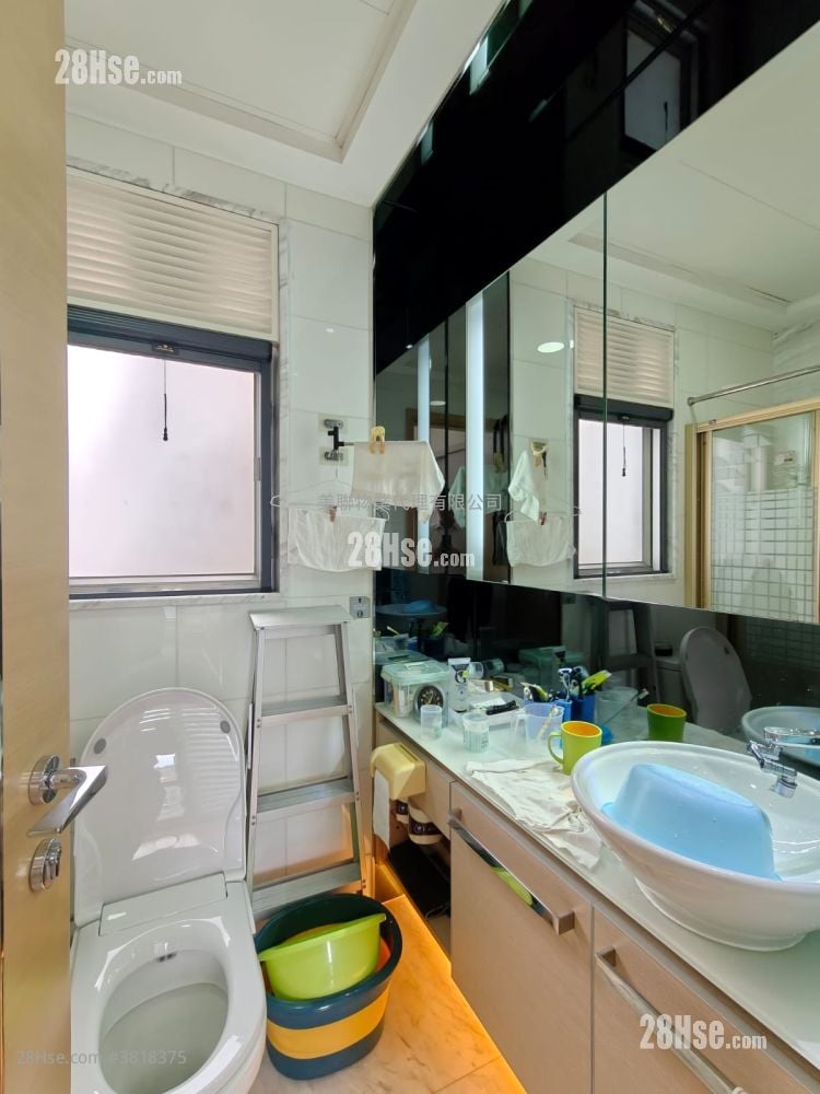 原築 售盤 3 房 978 平方呎