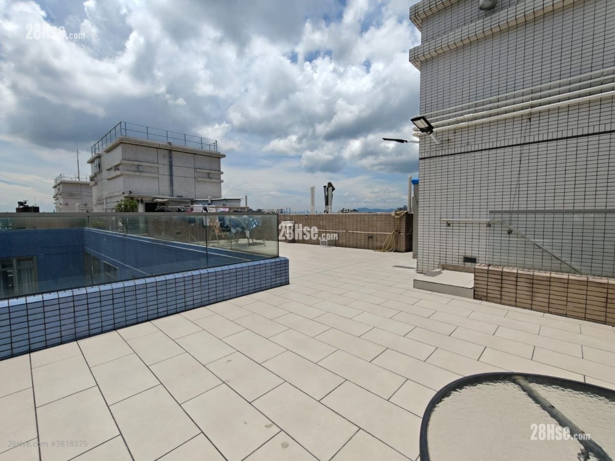 原築 售盤 3 房 978 平方呎