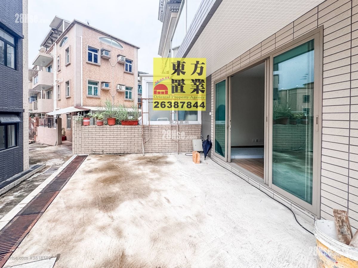 村屋 租盘 3 房 , 1 浴室 700 平方尺