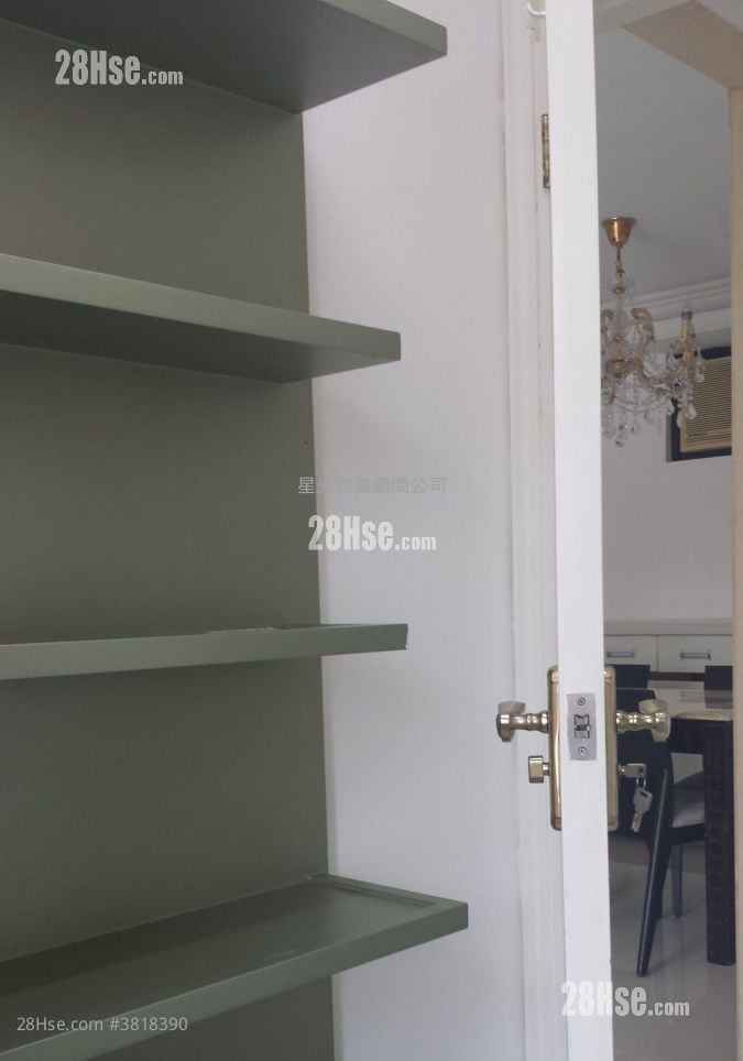 工人房: 欣荣花园 售盘 4 房 , 2 浴室 775 平方尺