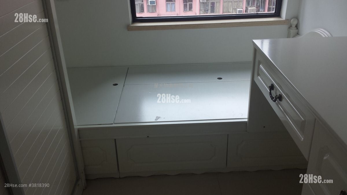 睡房 3: 欣荣花园 售盘 4 房 , 2 浴室 775 平方尺