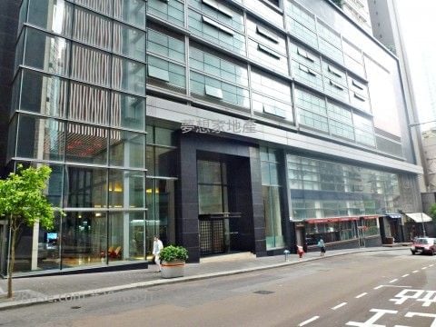 Centre Stage Sell 3 Bedrooms , 2 Bathrooms 773 ft²