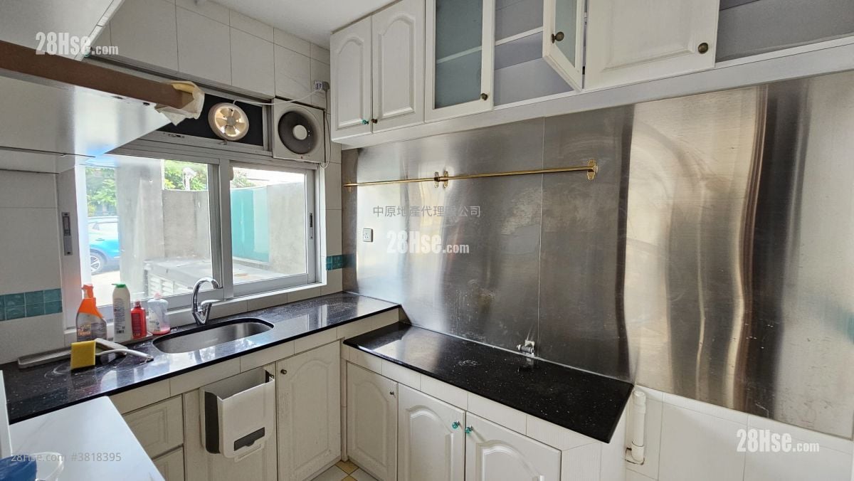 錦繡花園 租盤 3 房 1,035 平方呎