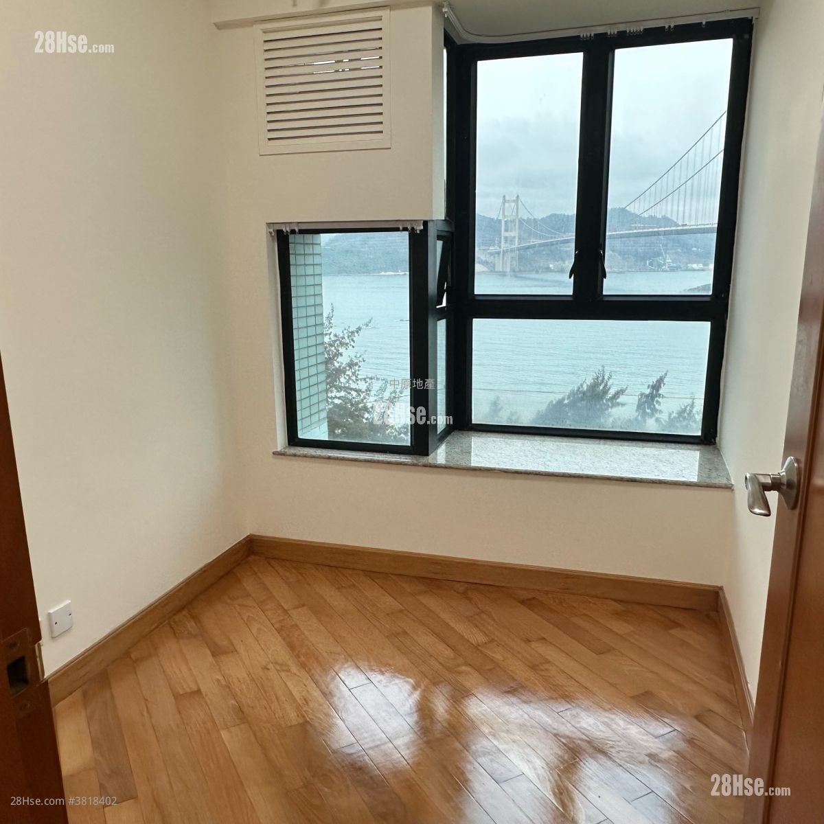 Park Island Sell 3 Bedrooms , 2 Bathrooms 774 ft²