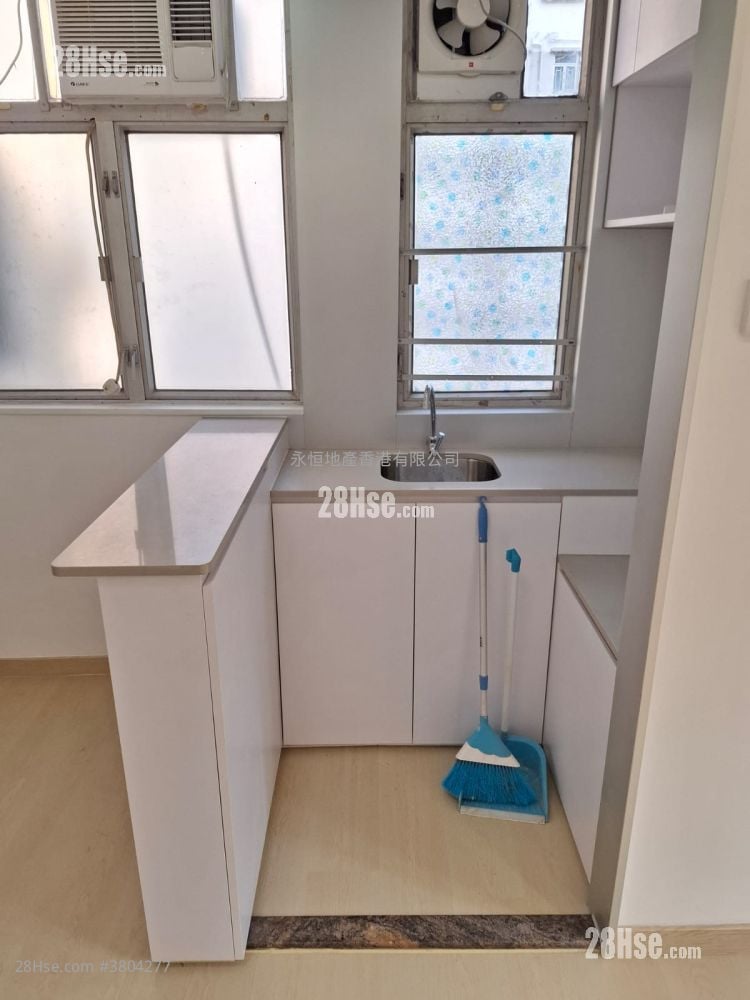 Siu Nin Building Rental Studio , 1 Bathroom 161 ft²