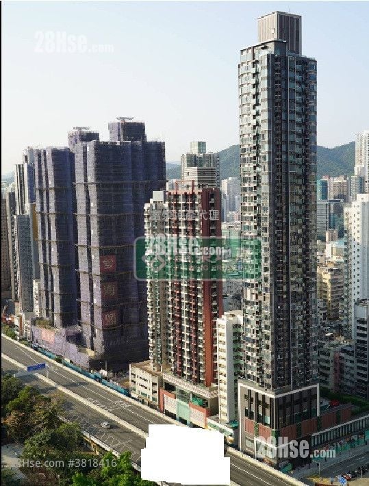 Park One Sell 3 Bedrooms , 1 Bathroom 418 ft²