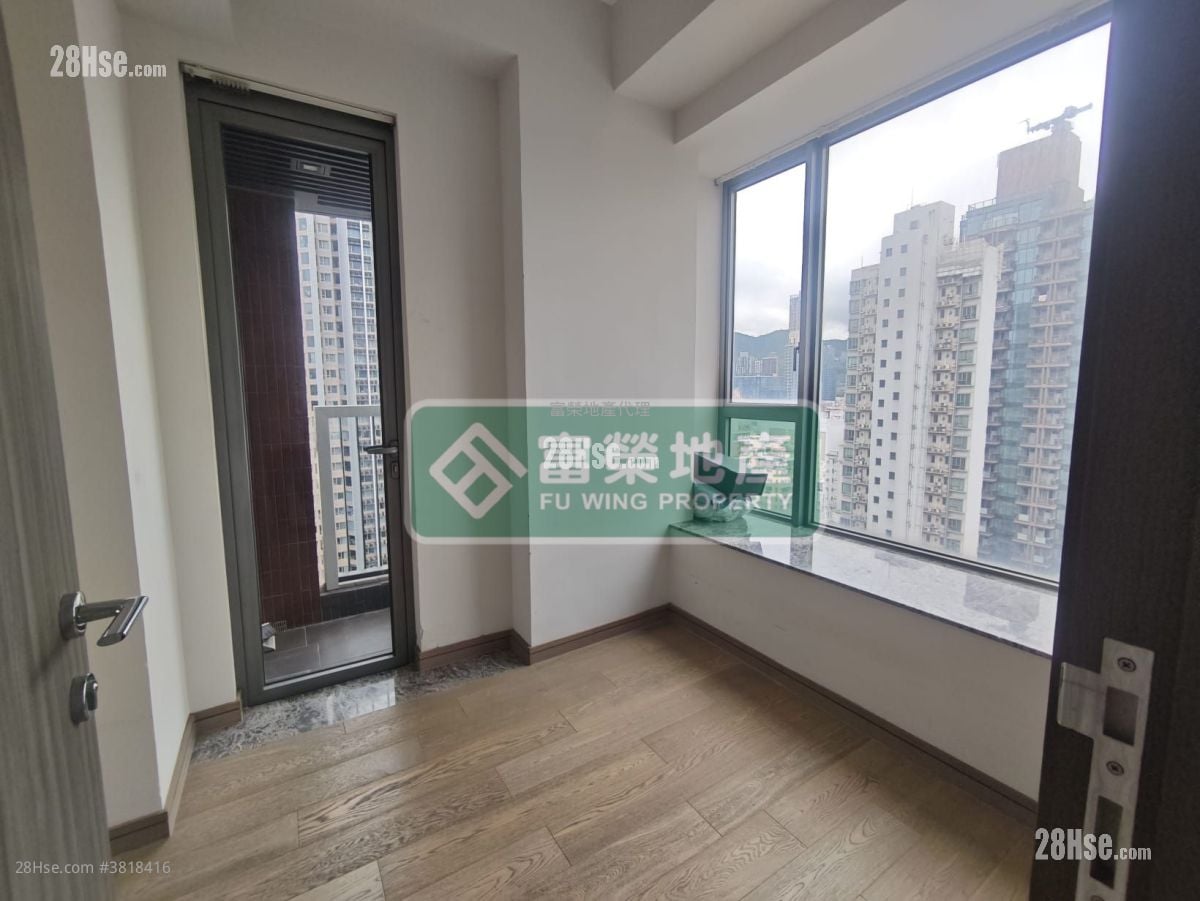 Park One Sell 3 Bedrooms , 1 Bathroom 418 ft²