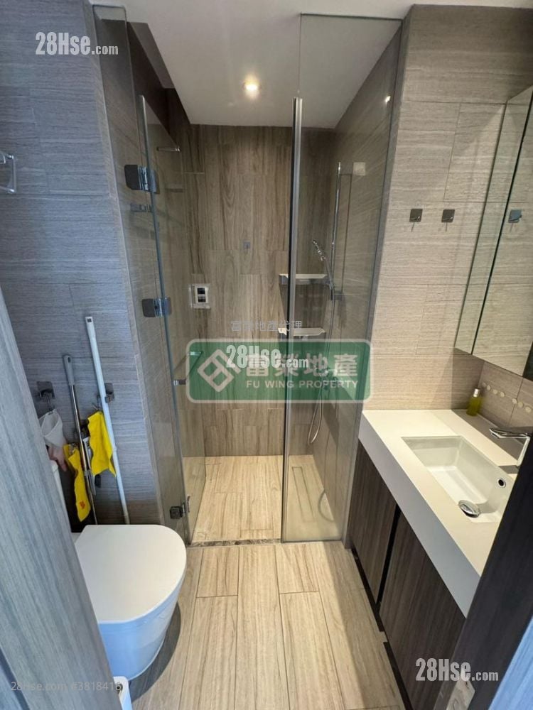 Park One Sell 3 Bedrooms , 1 Bathroom 418 ft²