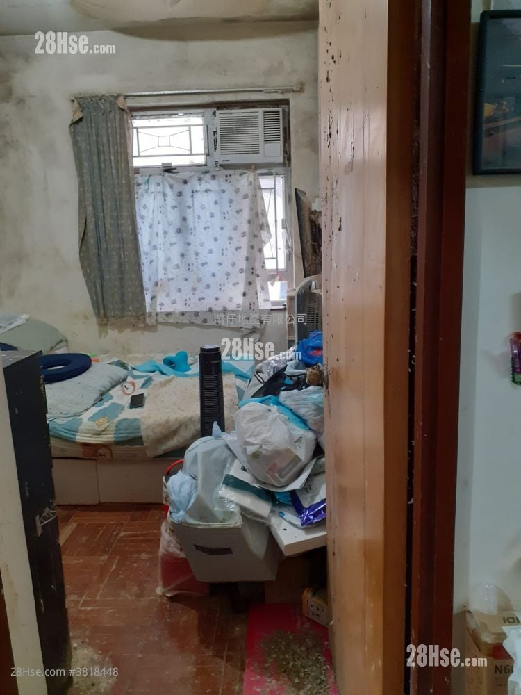 Pearl City Mansion Sell 2 Bedrooms , 1 Bathroom 493 ft²