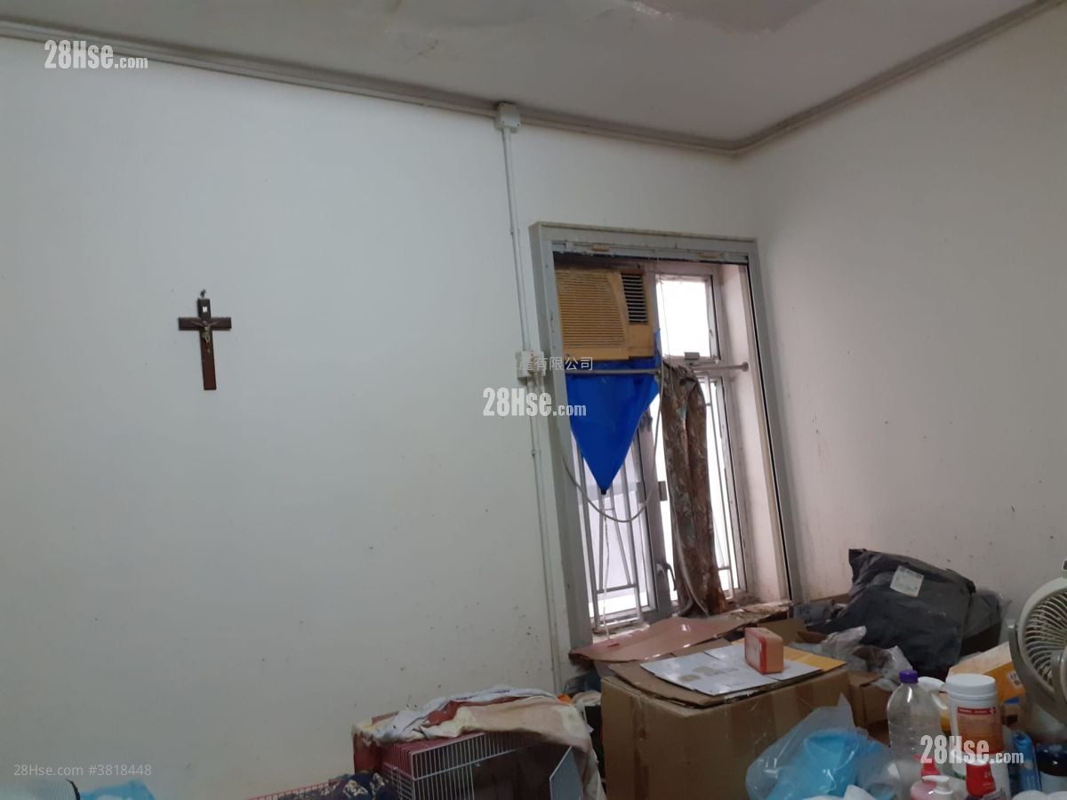 Pearl City Mansion Sell 2 Bedrooms , 1 Bathroom 493 ft²