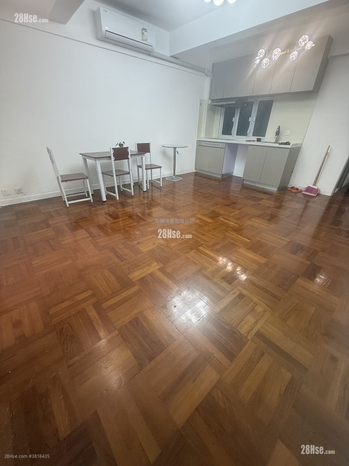 Lucky House Rental 3 Bedrooms , 1 Bathroom 606 ft²