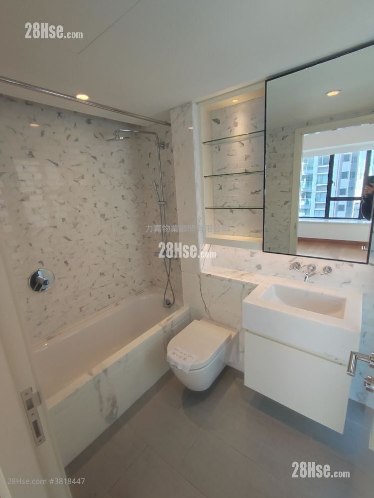 The Aster Rental 2 Bedrooms , 2 Bathrooms 698 ft²