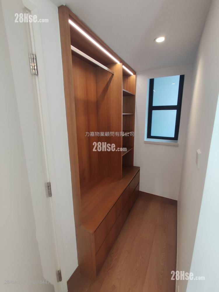 The Aster Rental 2 Bedrooms , 2 Bathrooms 698 ft²