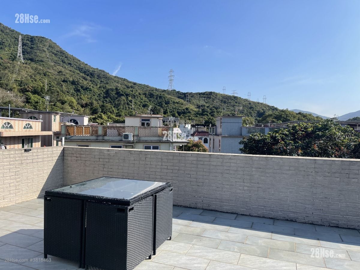 村屋 售盤 3 房 , 1 浴室 700 平方呎