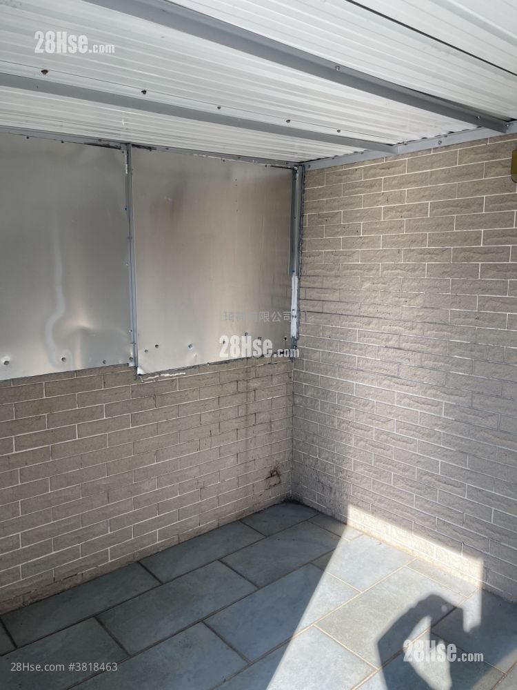 村屋 售盤 3 房 , 1 浴室 700 平方呎