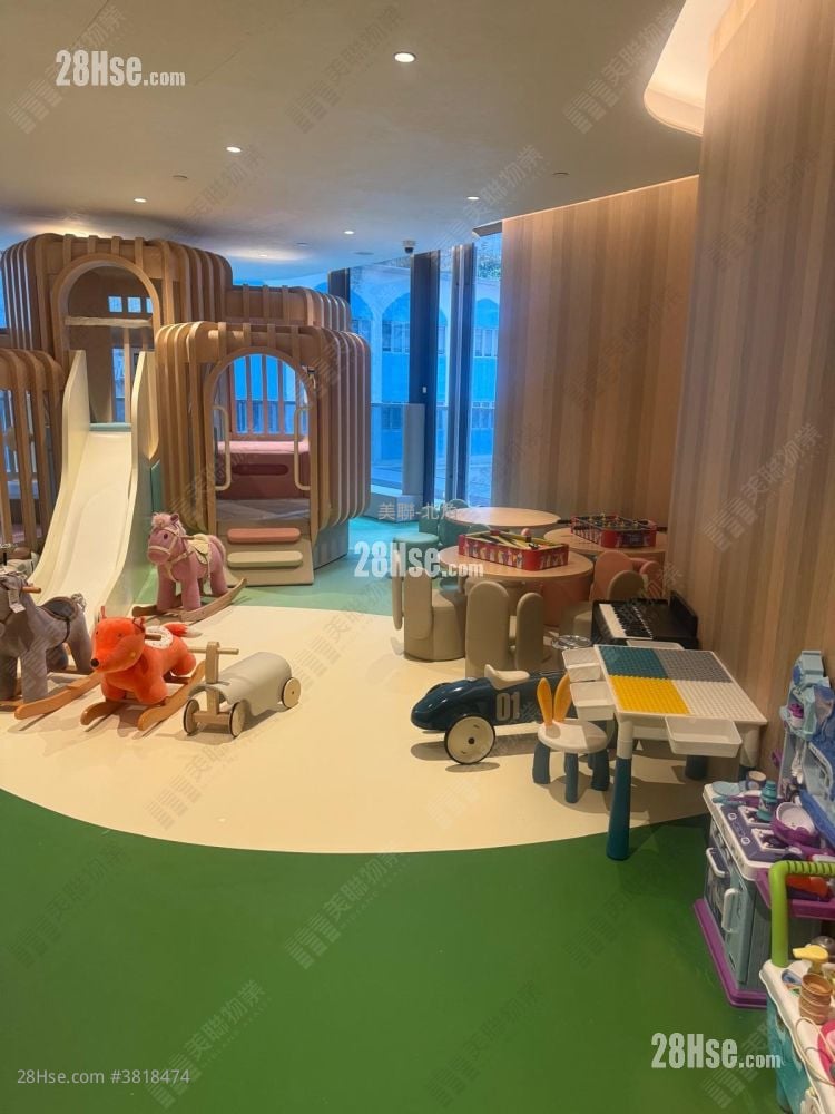 101 Kings Road 租盤 2 房 , 1 浴室 399 平方呎