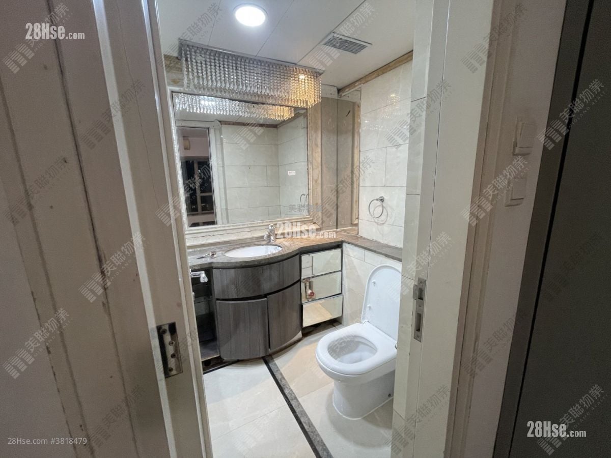 領峰 售盤 4 房 , 3 浴室 984 平方呎