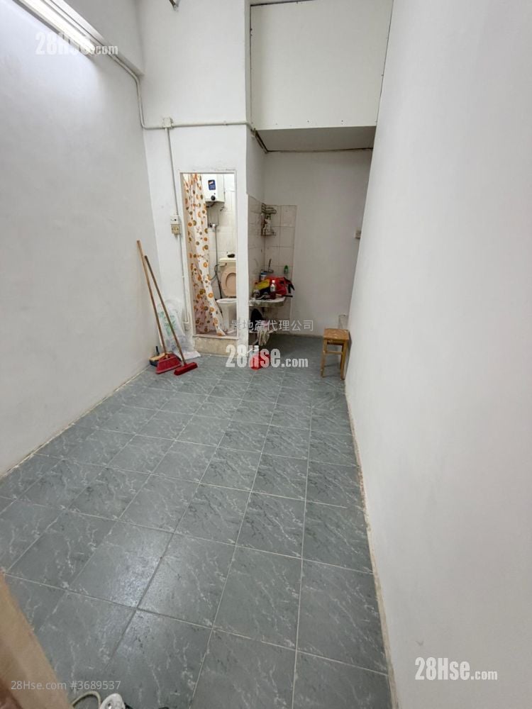 唐樓 租盤 1 房 , 1 浴室 160 平方呎