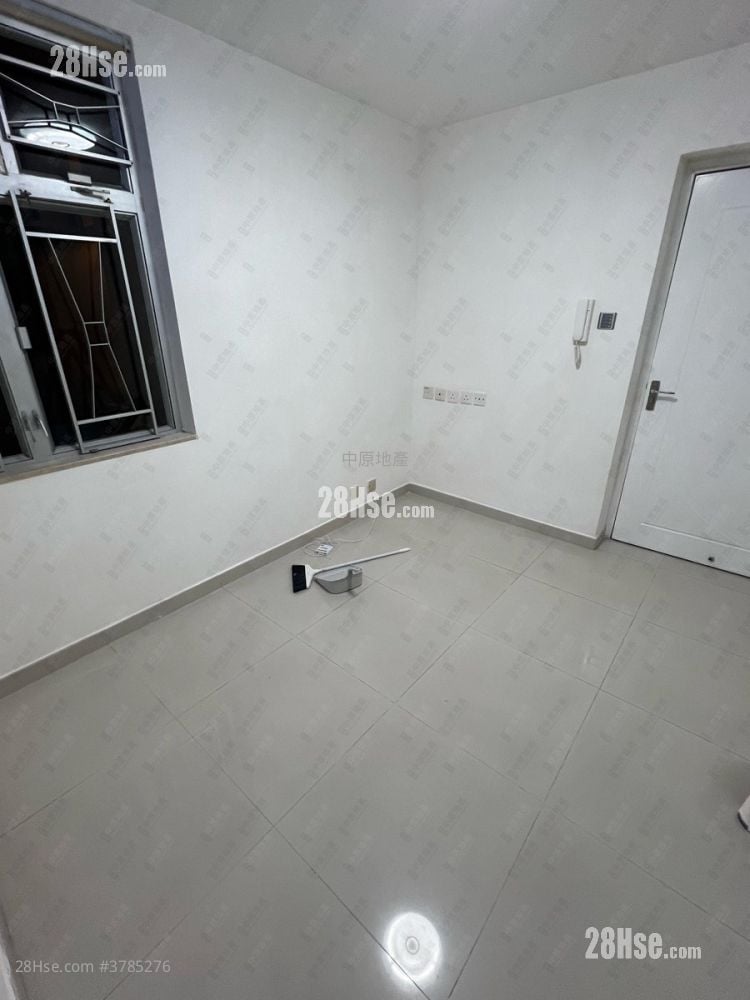 Amoy Gardens Sell 2 Bedrooms , 1 Bathroom 375 ft²