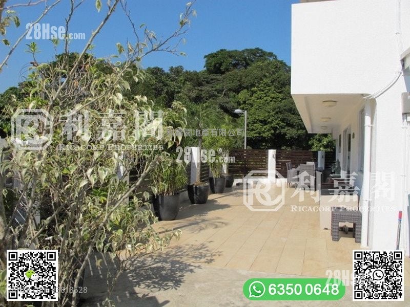 南围 售盘 4 房 , 3 浴室 2,100 平方尺