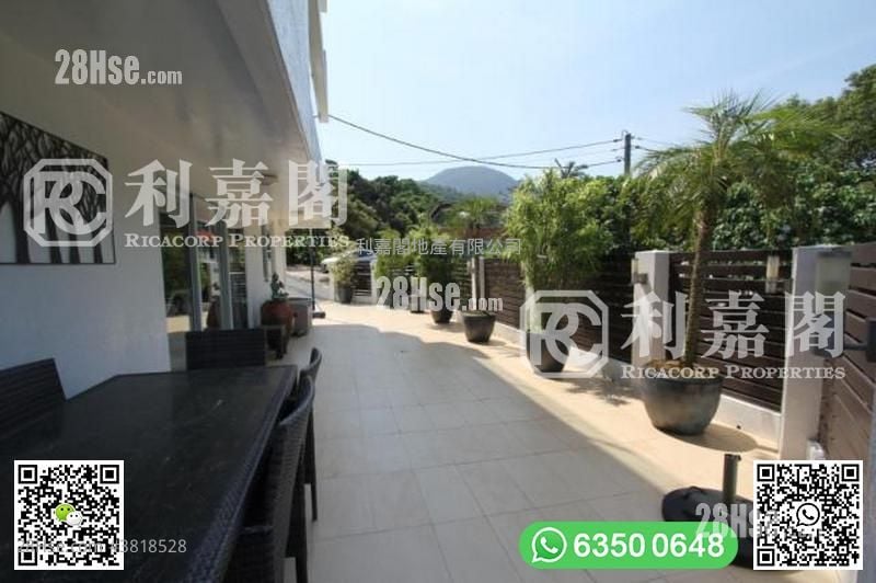 南围 售盘 4 房 , 3 浴室 2,100 平方尺