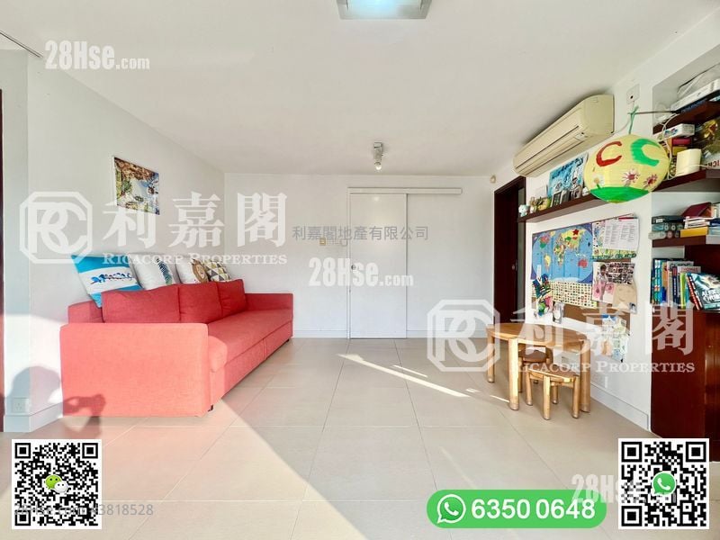 南围 售盘 4 房 , 3 浴室 2,100 平方尺